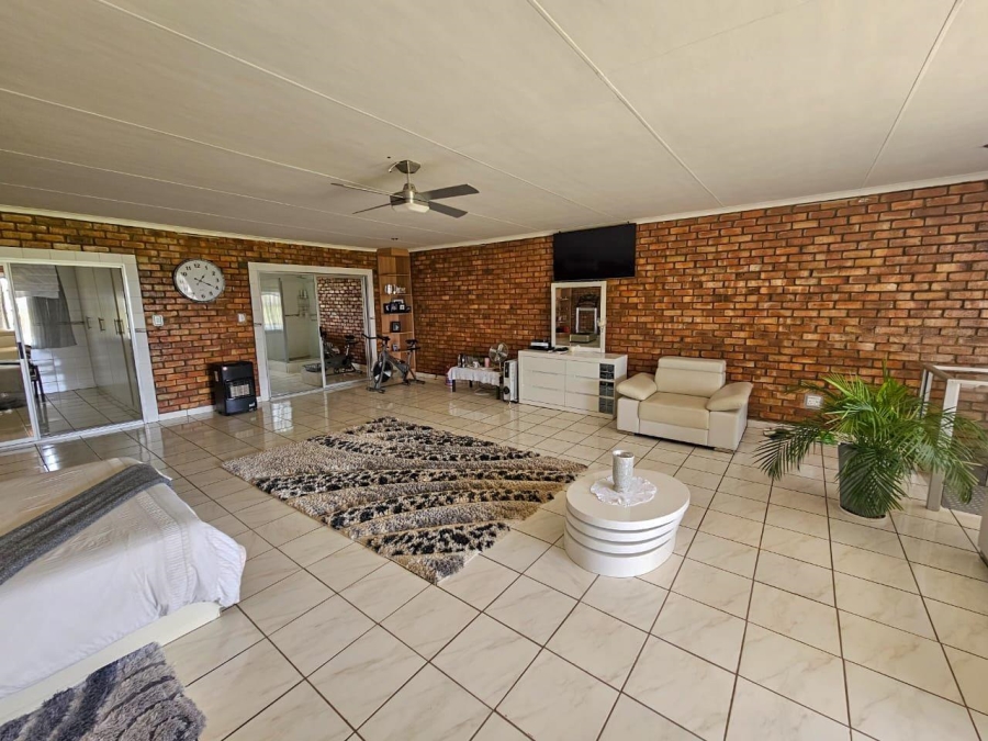3 Bedroom Property for Sale in Oranjeville Free State